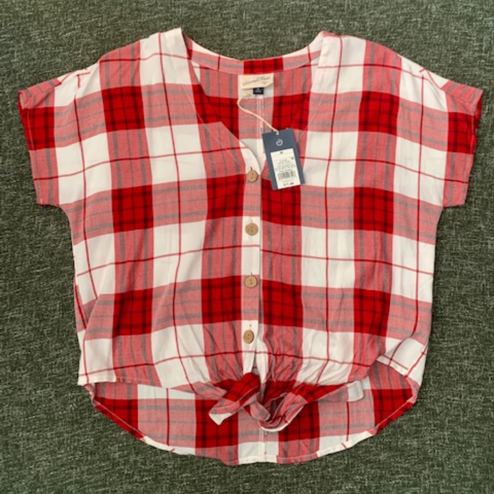**NWT** Universal Thread Casual Plaid Button Down Size M